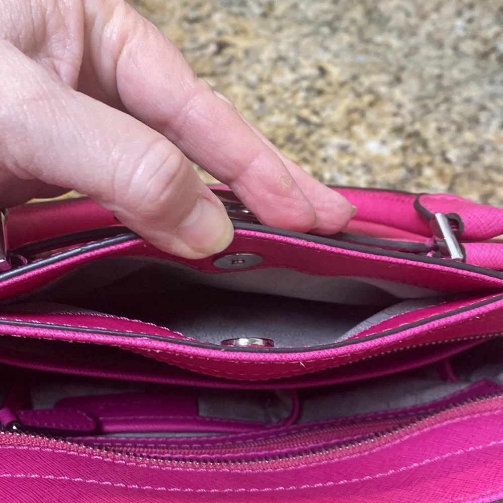 Michael Kors Hot Barbie PINK Hand Bag - LIKE NEW 👛